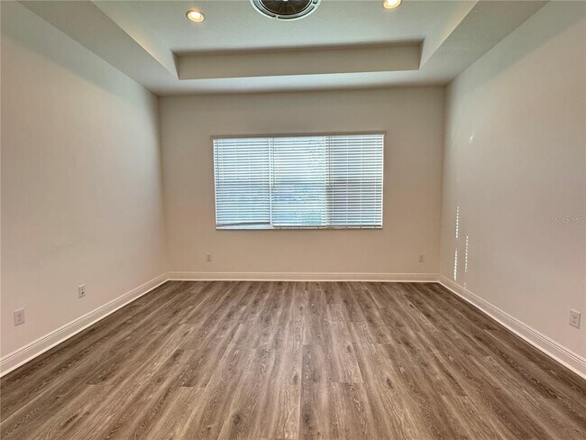 Building Photo - 31045 Lindentree Dr