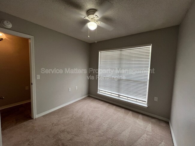 Building Photo - 174 Wildflower Ln