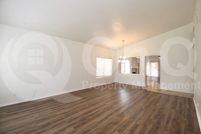Building Photo - 14501 N 100th Way