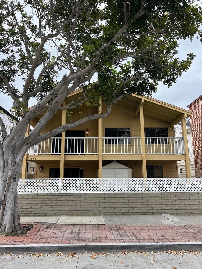 Primary Photo - Beachside Living on Balboa Peninsula - Com...