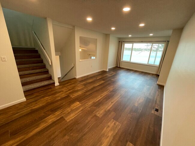 Building Photo - 30 Marina Cove Dr