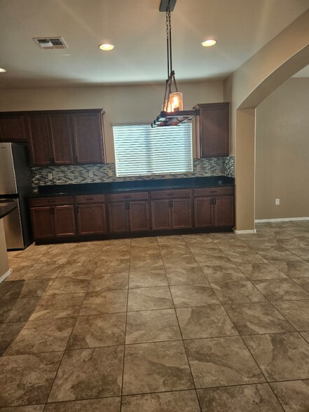 Building Photo - 10856 E White Sage Dr