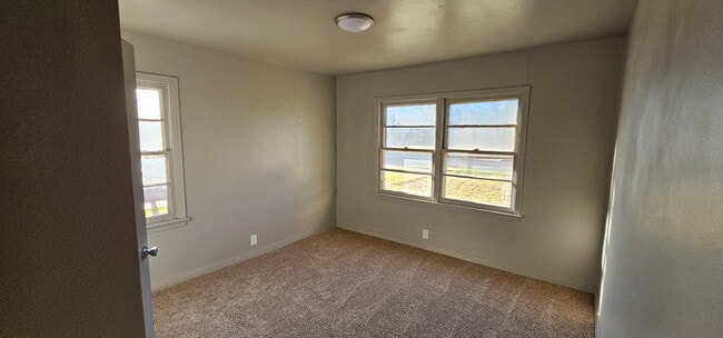 Building Photo - 2118 47th St