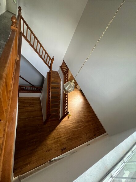 Building Photo - 5747 W 81st Pl