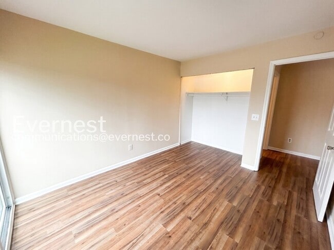 Building Photo - 9 Sycamore Ct