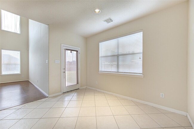 Building Photo - 5007 Jade Cove Ct
