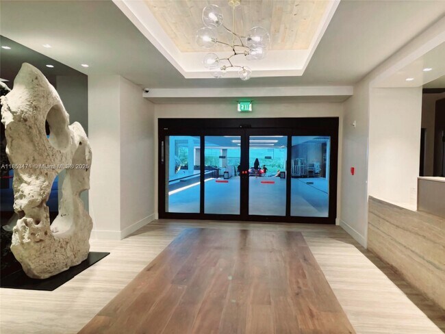Building Photo - 2301 Collins Ave