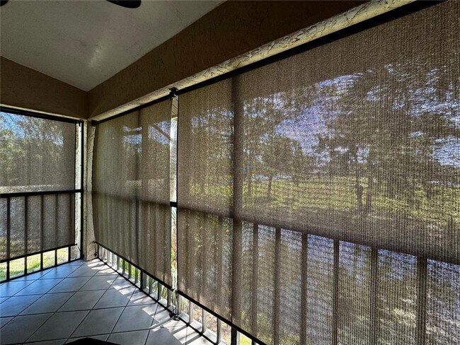 Building Photo - 4644 Weybridge St