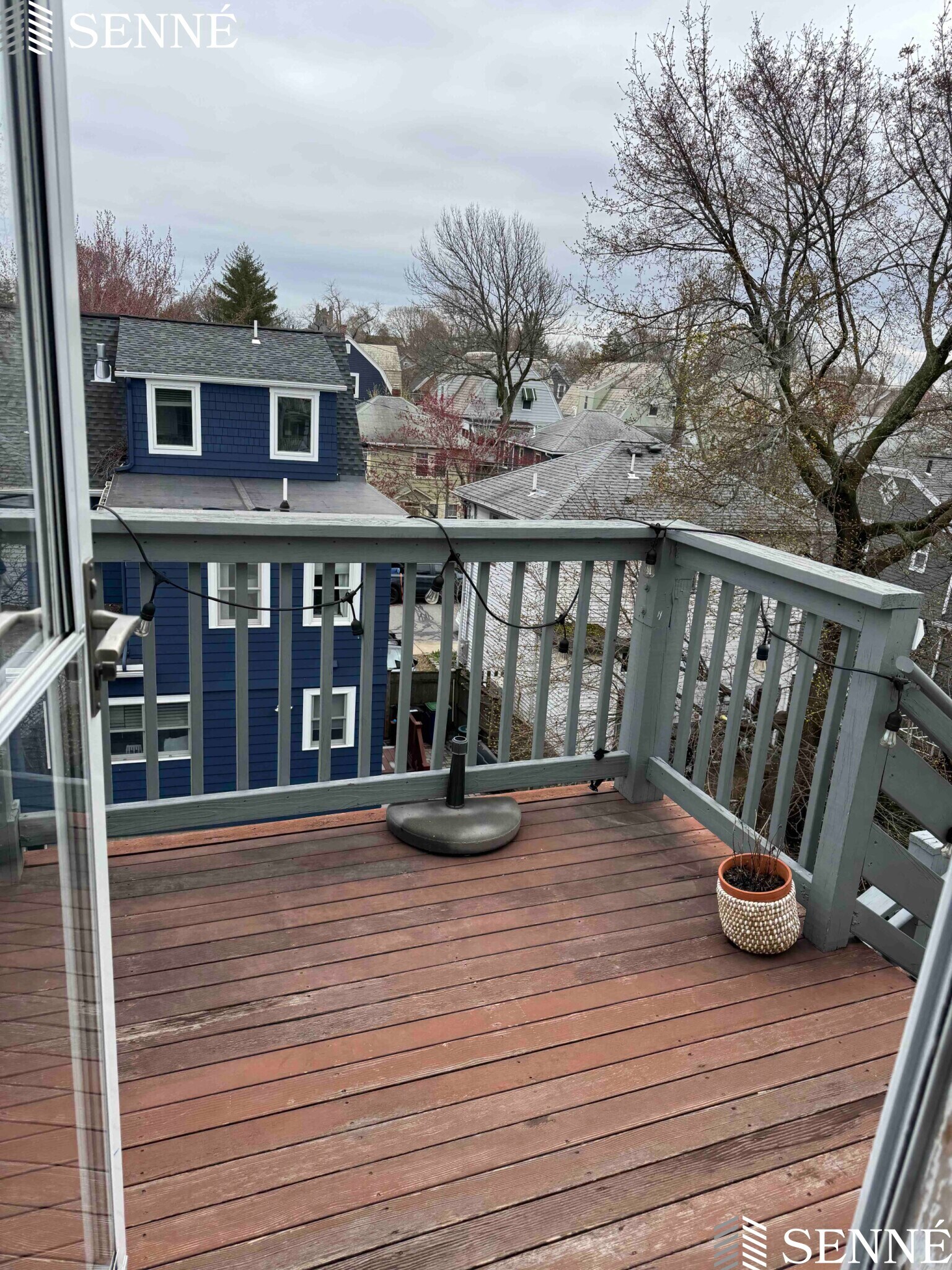 Building Photo - 33 Paulina St