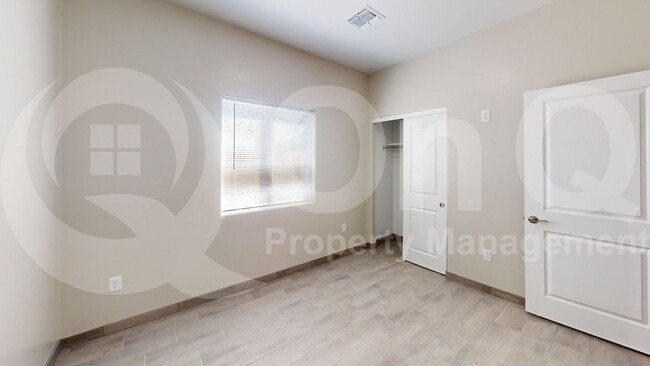 Building Photo - 442 E Wilcox Dr