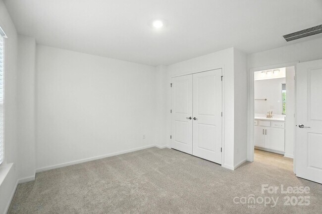 Building Photo - 5033 Westmead Ln