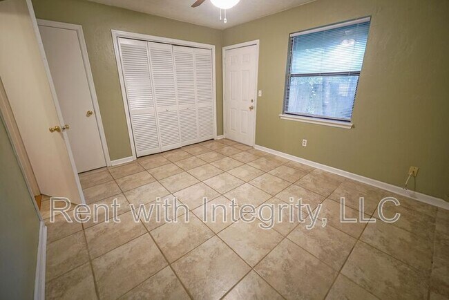 Building Photo - 2100 Continental Ave