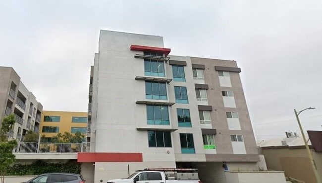 Primary Photo - 3555 Whittier Blvd