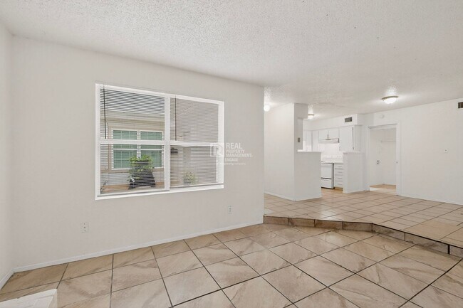 Building Photo - 6808 Trail Lake Dr