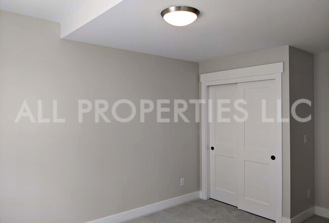 Building Photo - 8048 W 52nd Ln