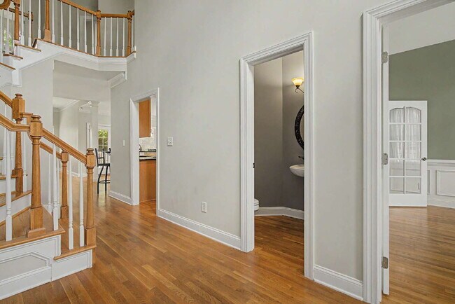 Building Photo - Spacious and Move-in Ready 4-Bedroom in Cary!