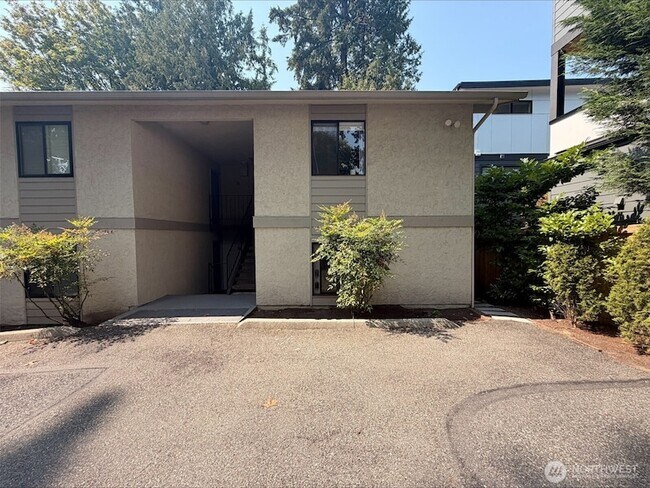 Building Photo - 6722 112th Ave NE