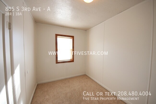 Building Photo - 805 S 3rd Ave
