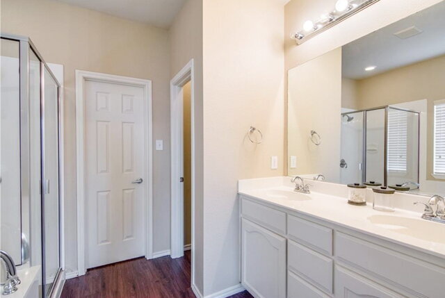Building Photo - "Stylish & Spacious 3-2-2 in Prime North Fort Worth with Resort-Style Amenities Near Alliance Tow...