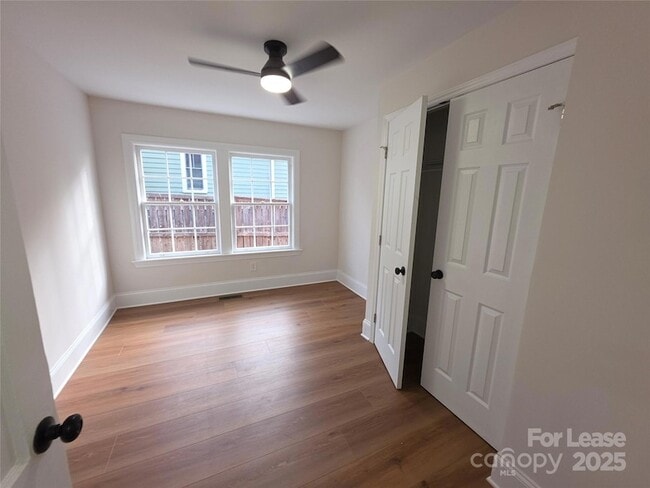 Building Photo - 1953 Woodcrest Ave