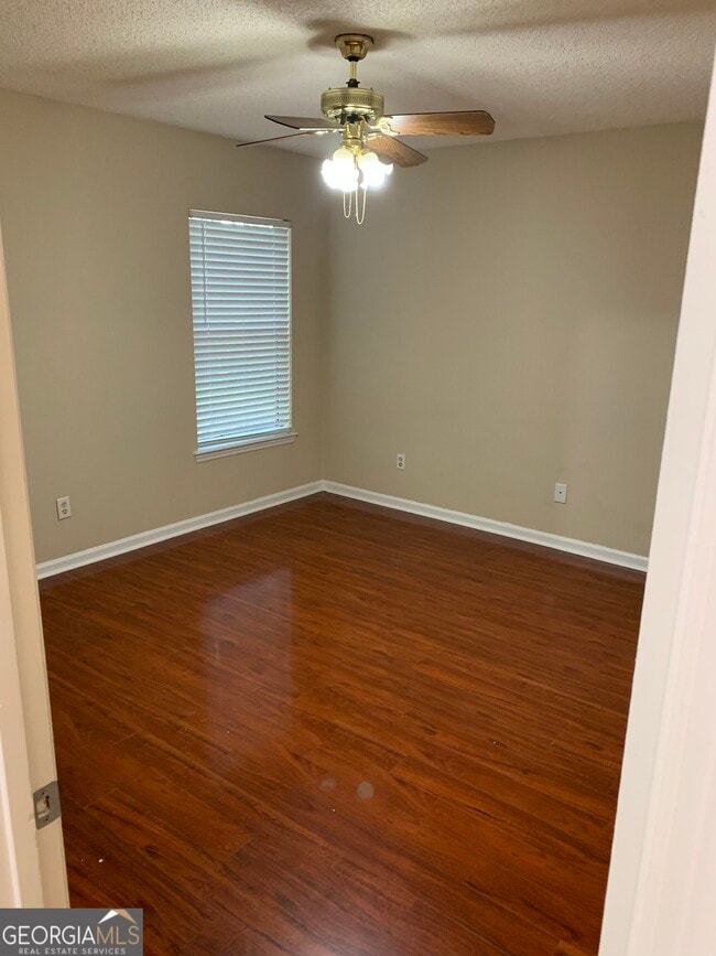 Building Photo - 105 Cherry Tree Ct