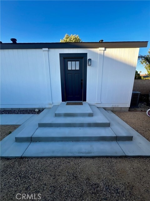 Building Photo - 17083 Montgomery Ave