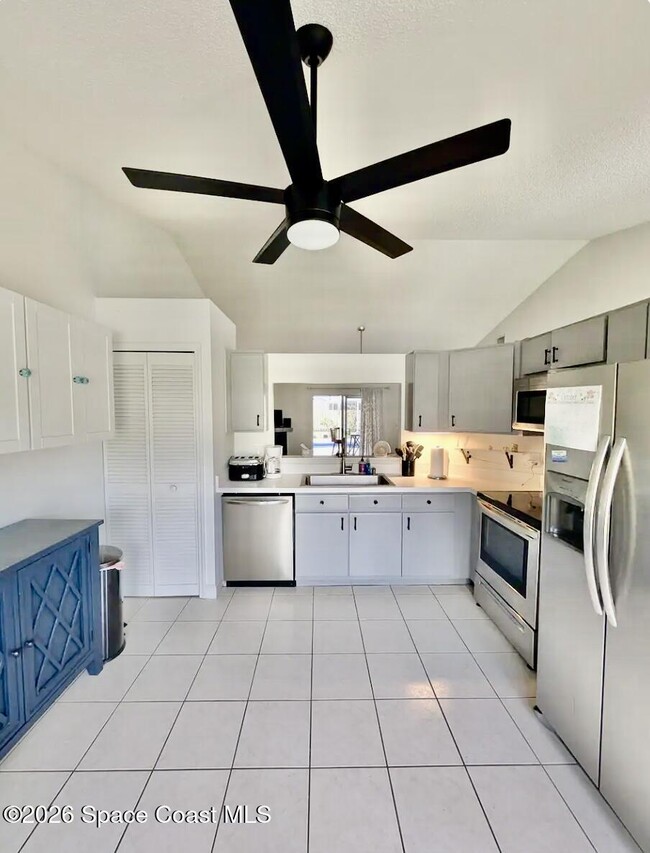 Building Photo - 700 Pampas St NW