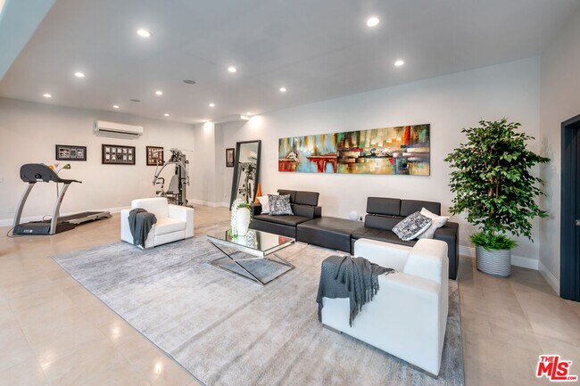 Building Photo - 4533 Estrondo Dr