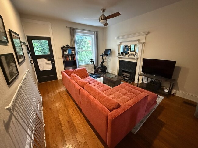 Building Photo - Remodeled 2 Bed / 2 Bath ½ Townhome | Private Rooftop Patio + Detached Garage |  Available Early ...