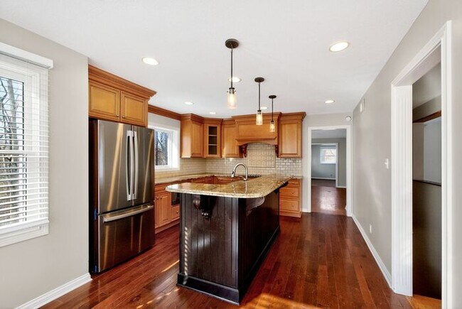 Building Photo - Beautiful Home surrounded by nature!