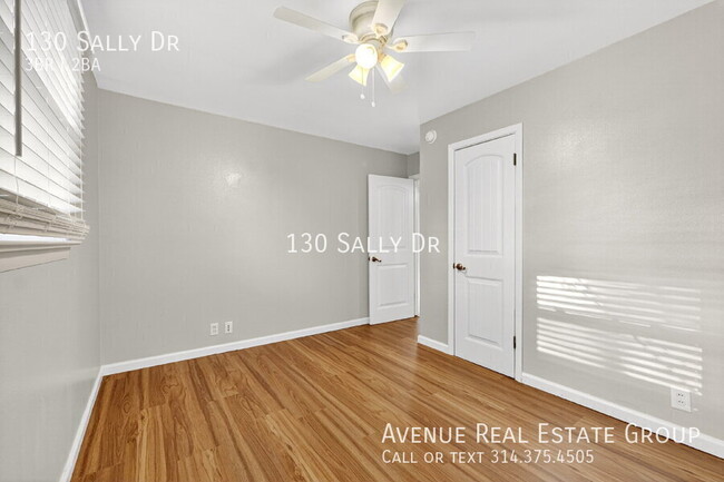 Building Photo - 130 Sally Dr