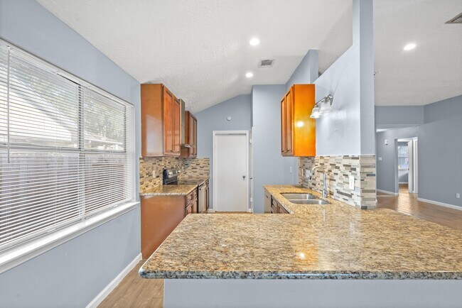 Building Photo - 11059 Landsbury Cir