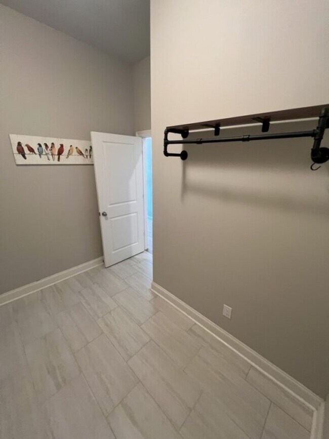 Building Photo - Beautiful 4-Bedroom Home in The Magnificen...