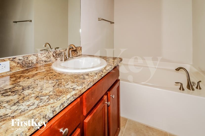 Building Photo - 24144 Plymouth Hollow Cir