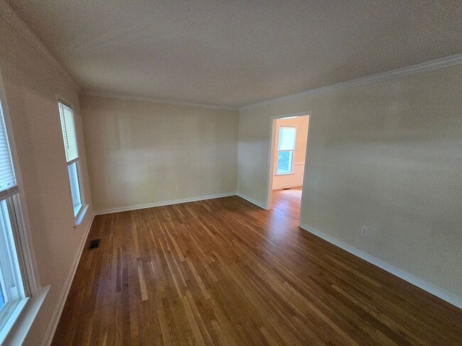 Building Photo - 4 BEDROOM IN CHESTERFIELD COUNTY all viewi...