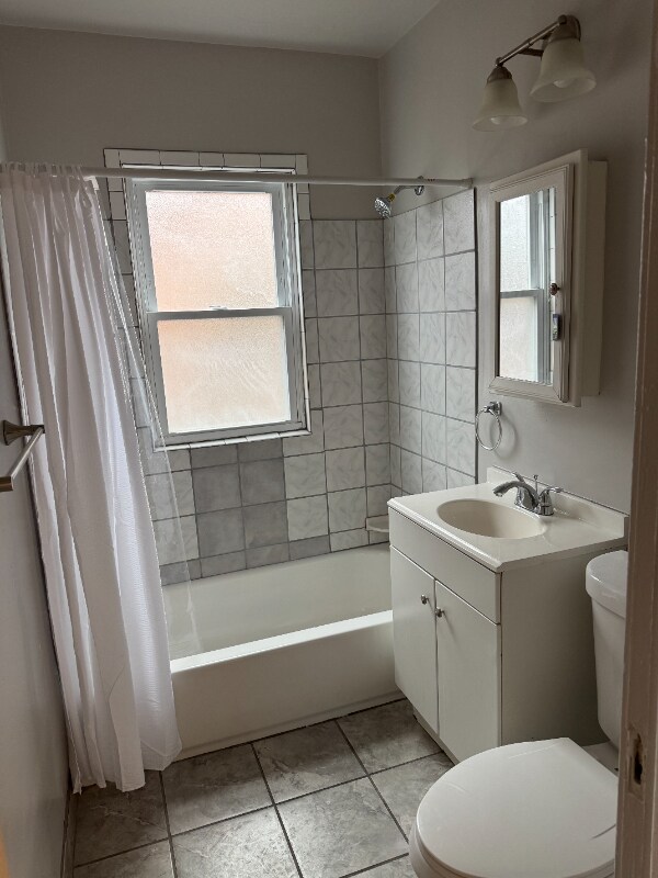 Building Photo - 15878 Kentucky St