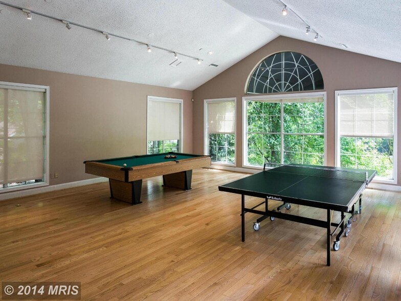 Community Lounge Room - 1509 Lincoln Way