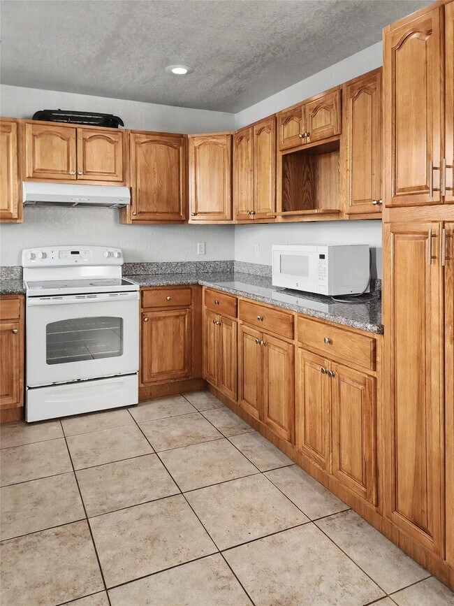 Building Photo - 5617 Avenue R 1/2