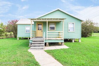 Building Photo - 866 Mouton Rd