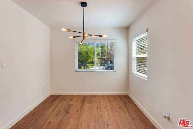 Building Photo - 1405 N Coronado St