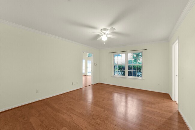 Building Photo - 110 Hillcrest Dr