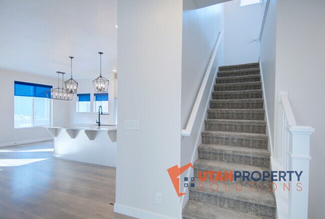 Building Photo - 4693 Daisy Ln