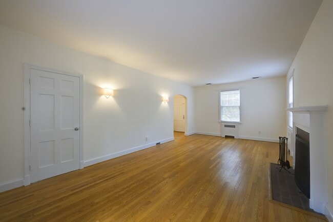 Building Photo - Charming & Spacious Colonial in N Cleveland Park w/Park-Like Rear Garden & Detached Garage