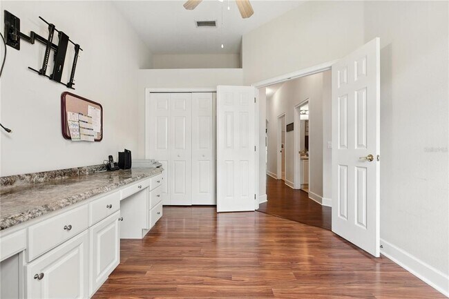 Building Photo - 457 Golf Vista Cir