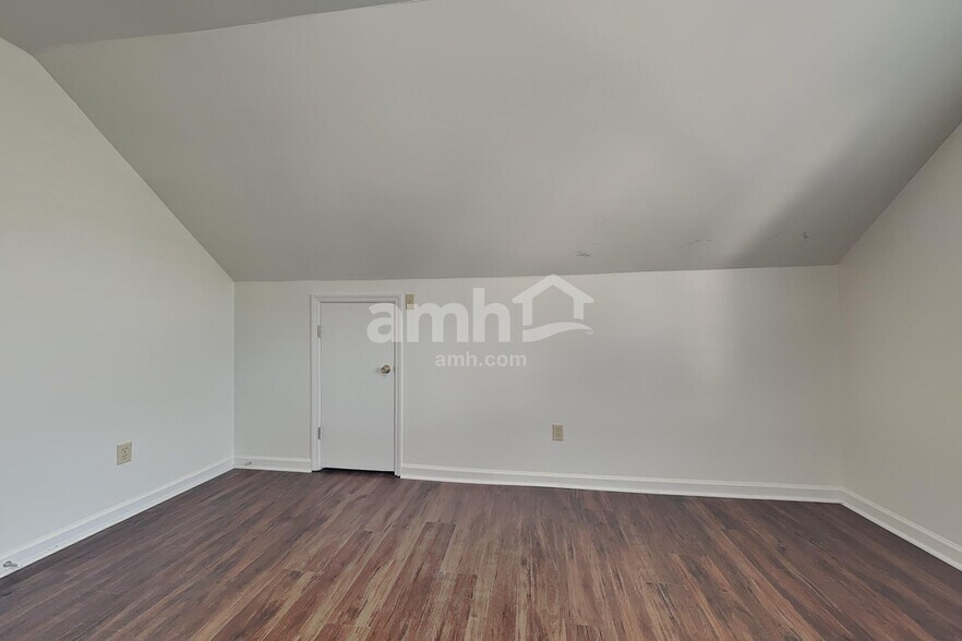 Building Photo - 10225 Highgate Cir