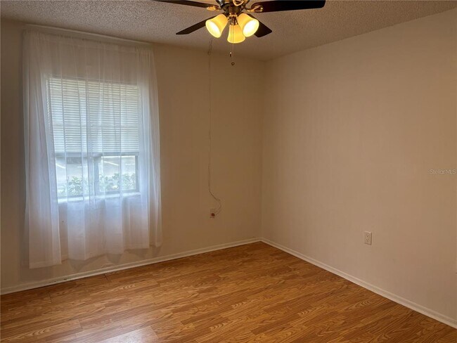 Building Photo - 744 116th Ave N