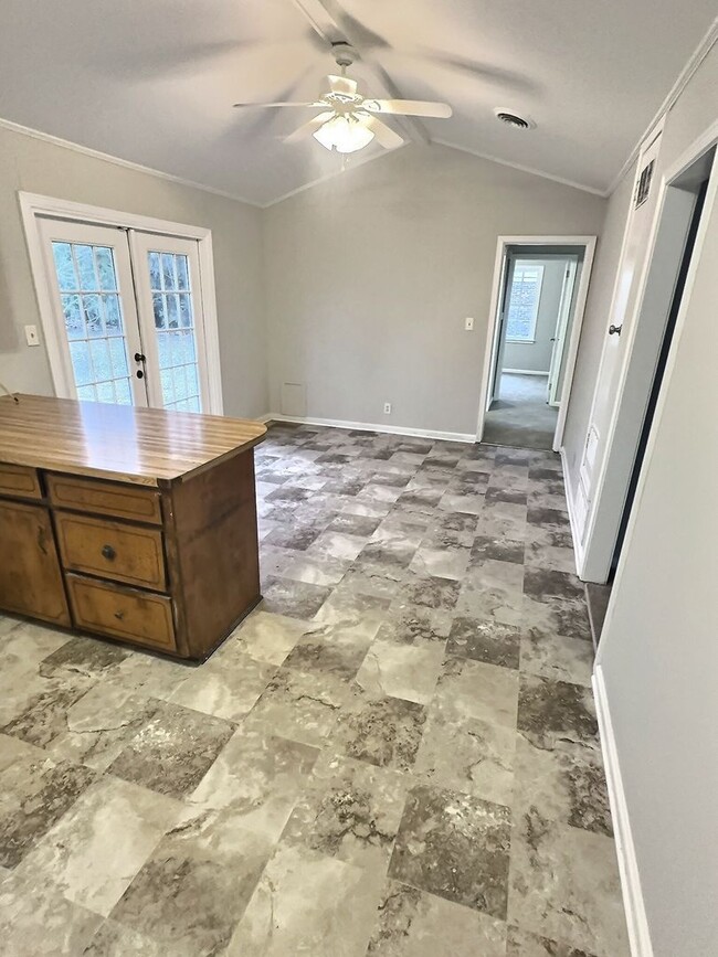 Building Photo - For Rent in Montgomery! First month's rent...