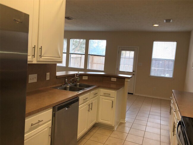 Building Photo - 5639 Stonecloud Ln