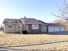 Building Photo - 5000 Twana Dr