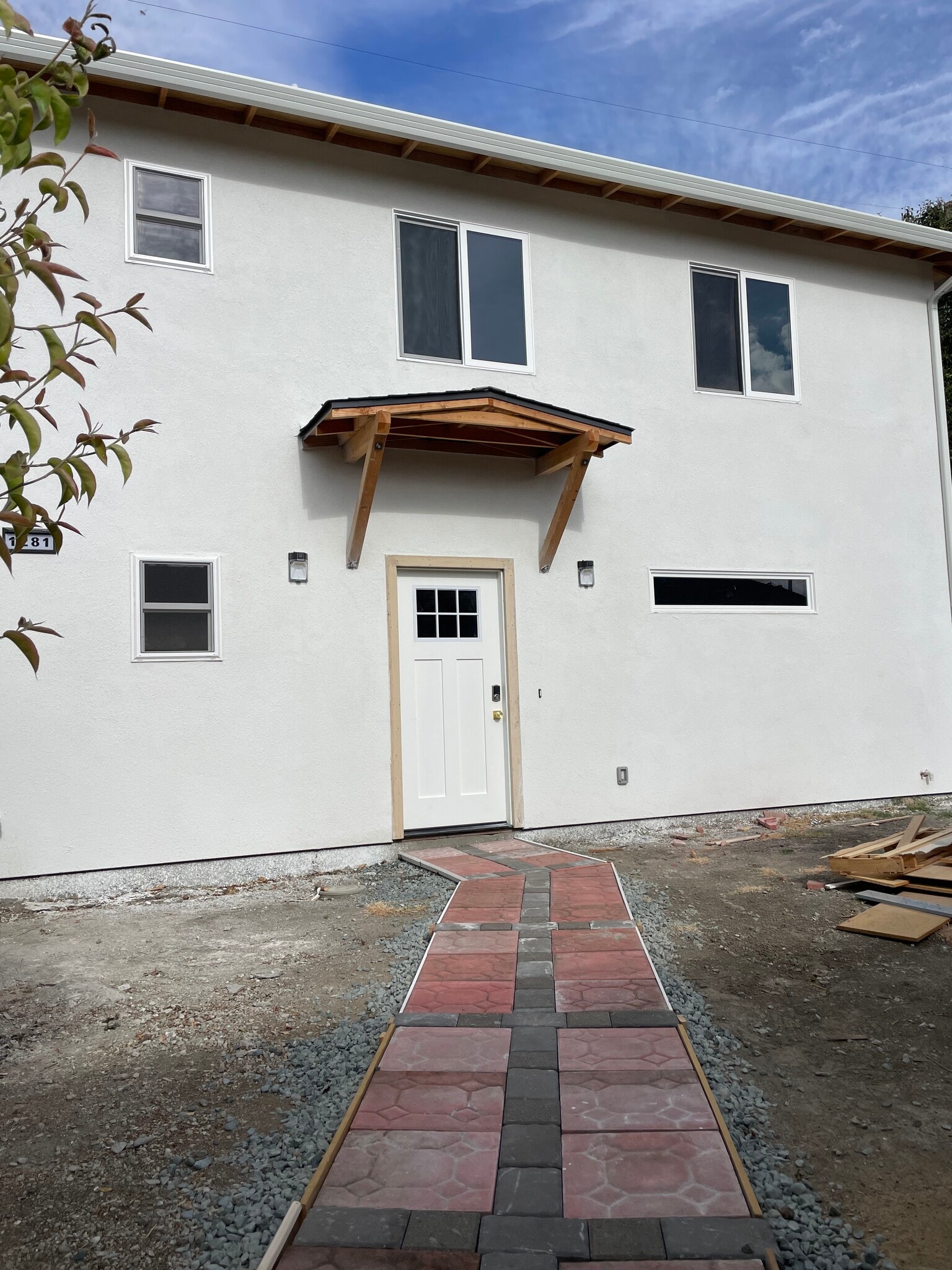 Building Photo - 1279 Las Palmas Dr